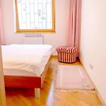 Beautiful Duplex In Heart Of Old Town - Free Parking